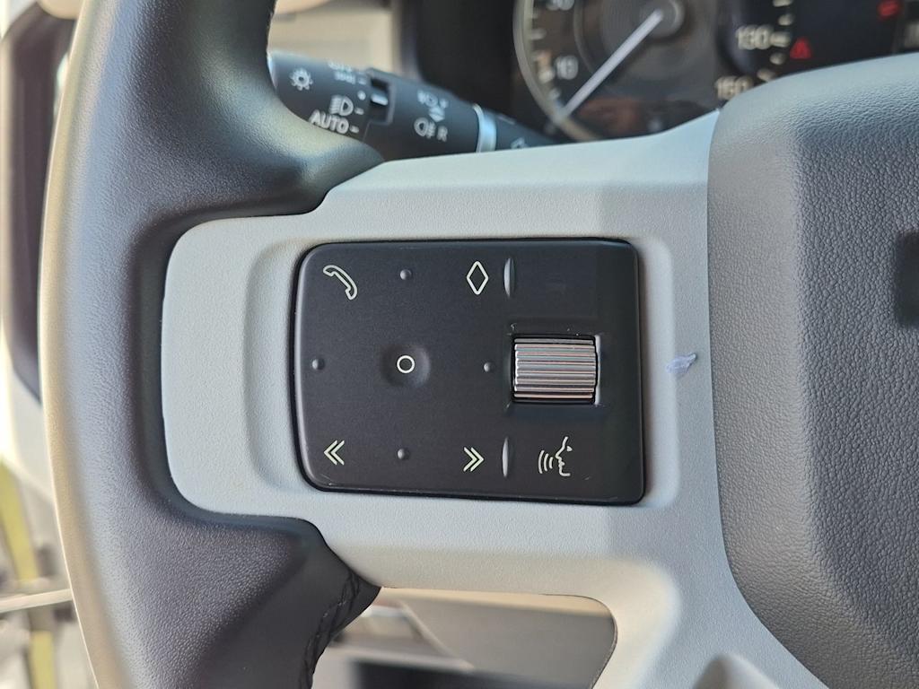 Thumbnail: 2023 Land Rover Defender - 28