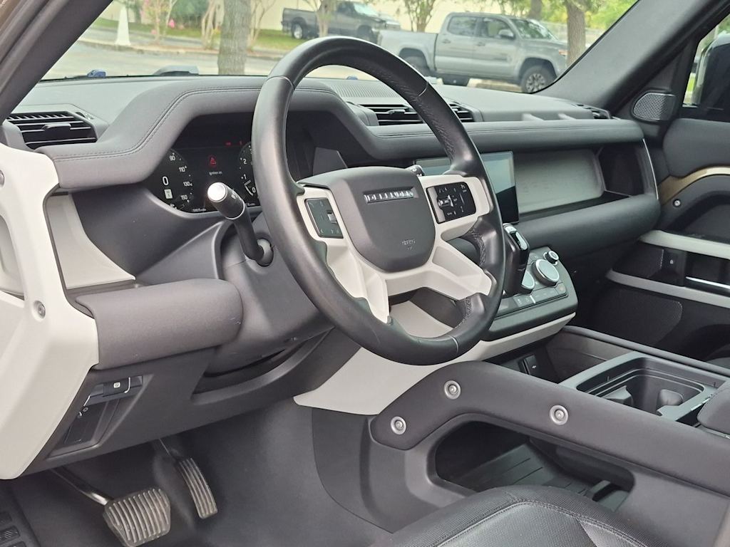 Thumbnail: 2023 Land Rover Defender - 2