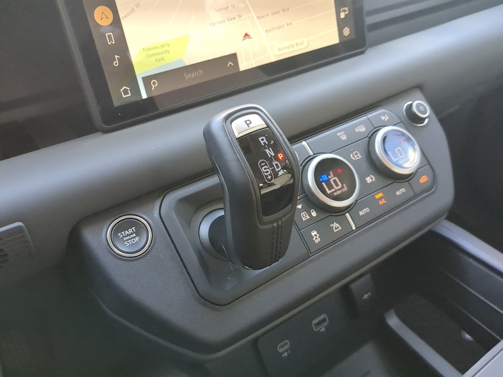 Thumbnail: 2024 Land Rover Defender - 35