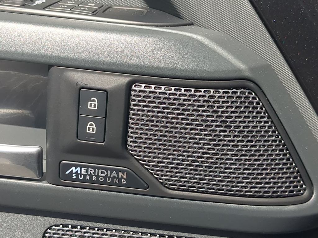 Thumbnail: 2024 Land Rover Defender - 34