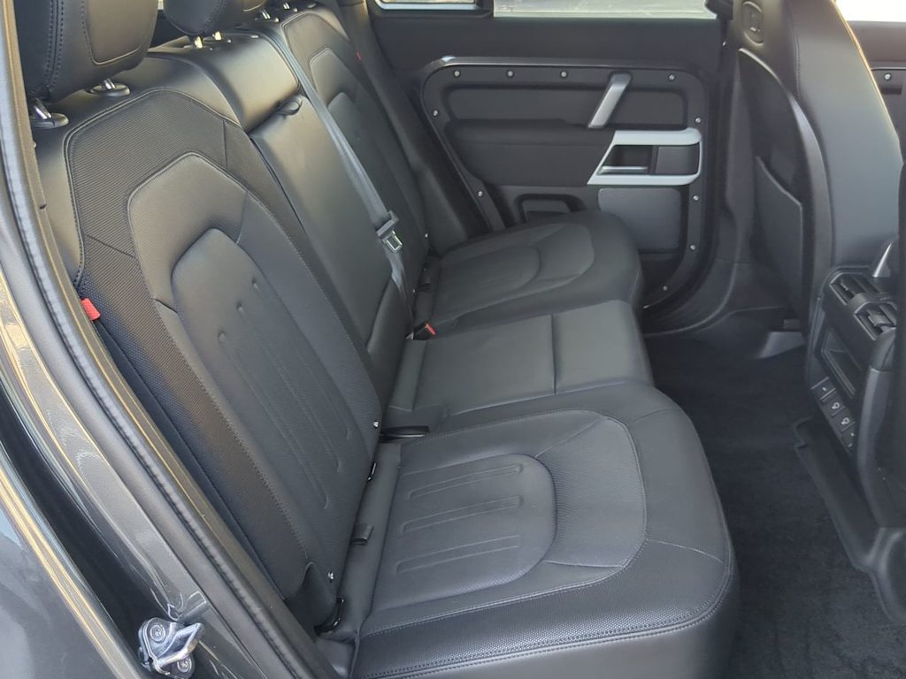 Thumbnail: 2022 Land Rover Defender - 28