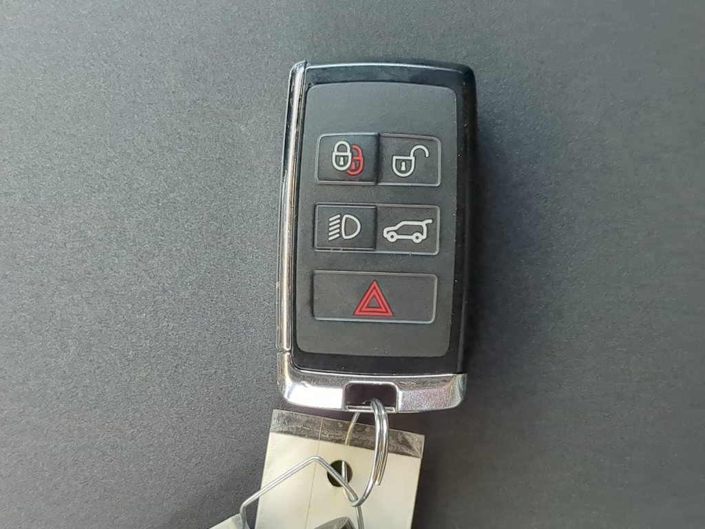 Thumbnail: 2022 Land Rover Defender - 18