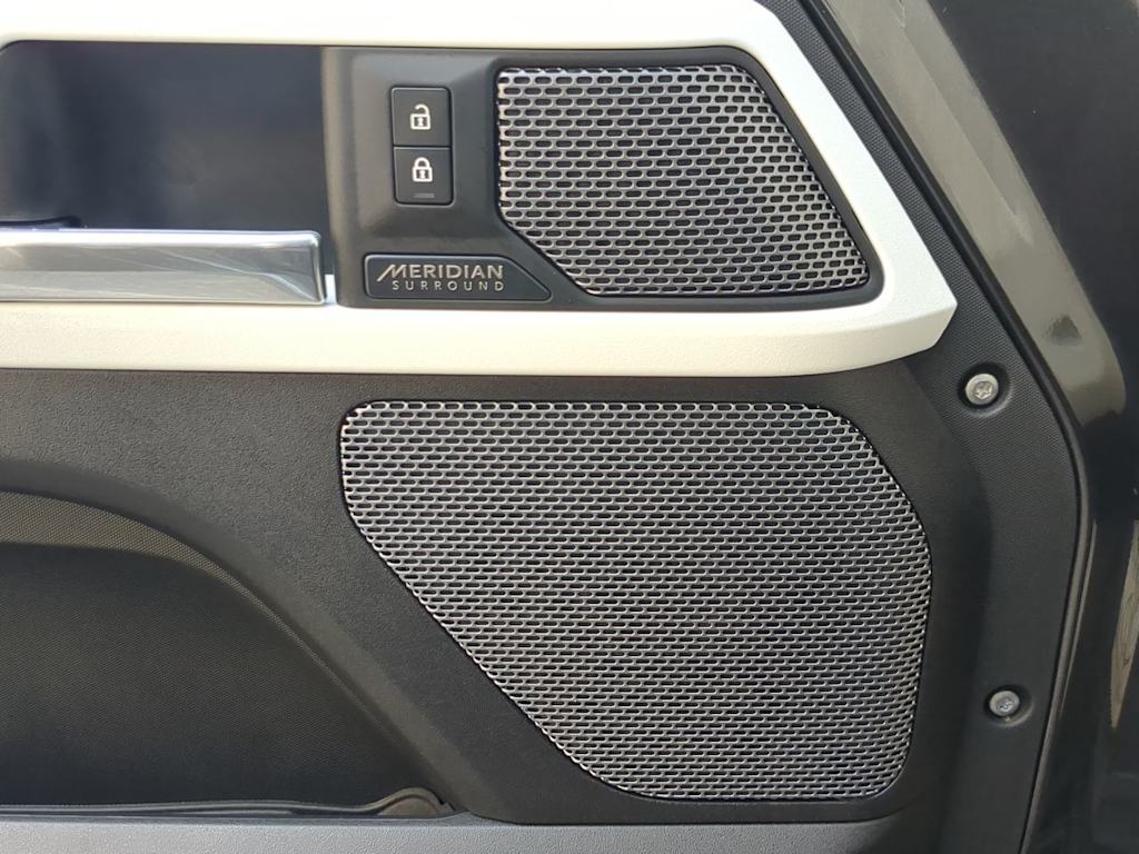 Thumbnail: 2022 Land Rover Defender - 36