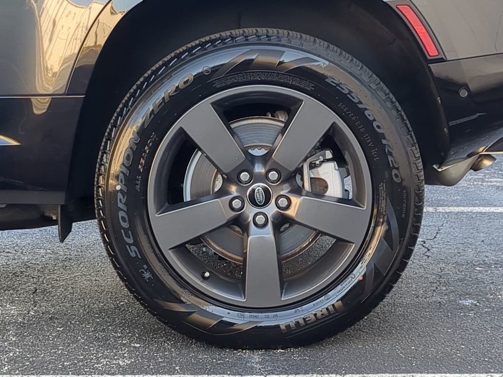 Thumbnail: 2022 Land Rover Defender - 8