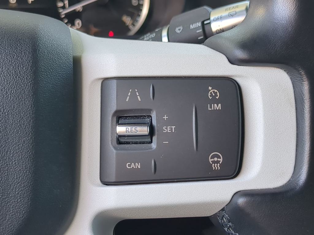 Thumbnail: 2022 Land Rover Defender - 31