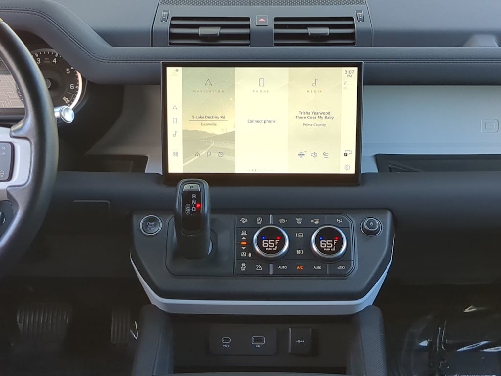 Thumbnail: 2022 Land Rover Defender - 15