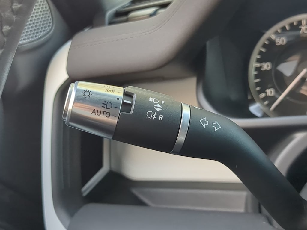 Thumbnail: 2022 Land Rover Defender - 33