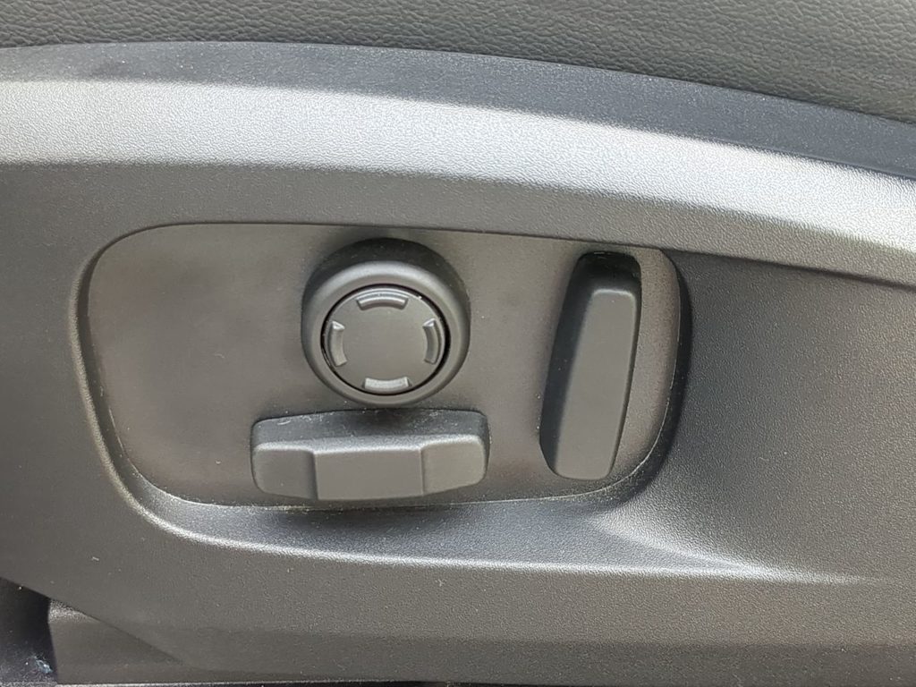 Thumbnail: 2022 Land Rover Defender - 26