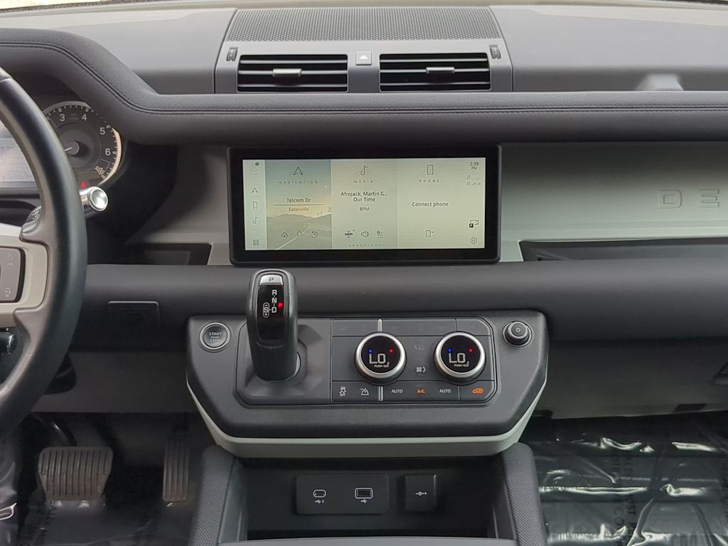 Thumbnail: 2022 Land Rover Defender - 13