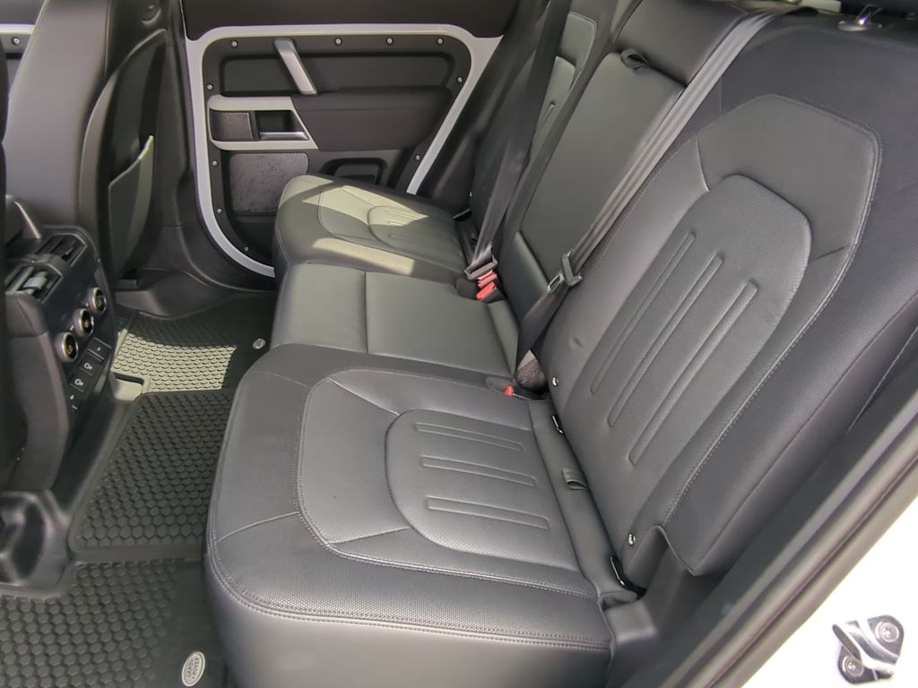 Thumbnail: 2022 Land Rover Defender - 11