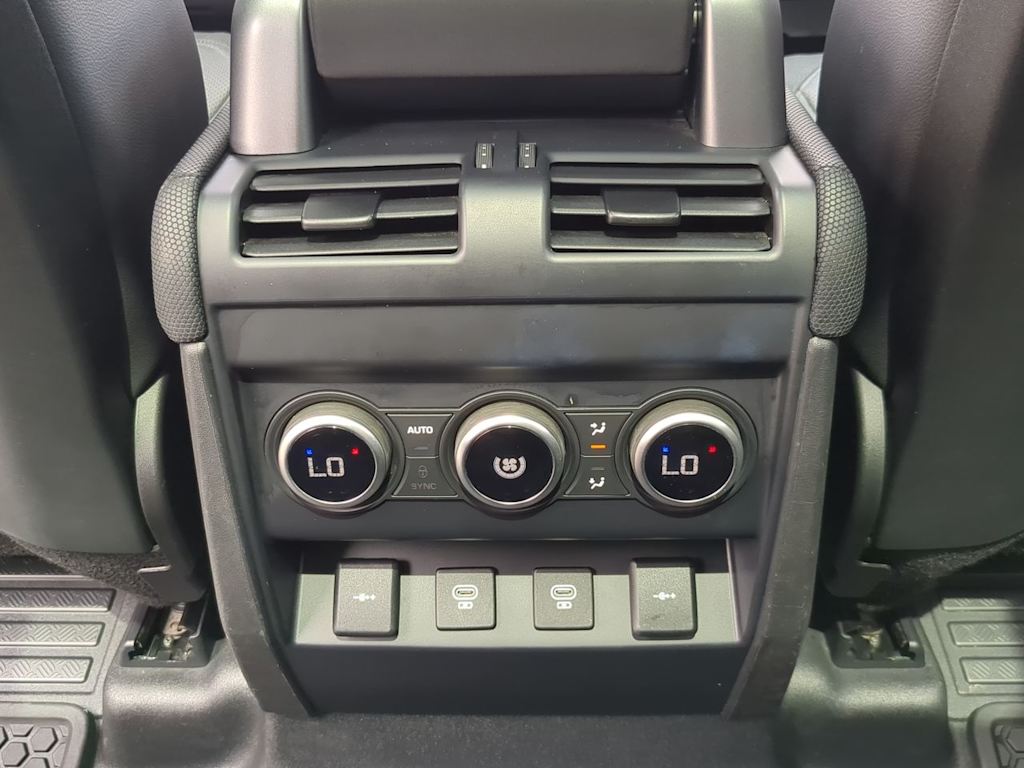 Thumbnail: 2022 Land Rover Defender - 40