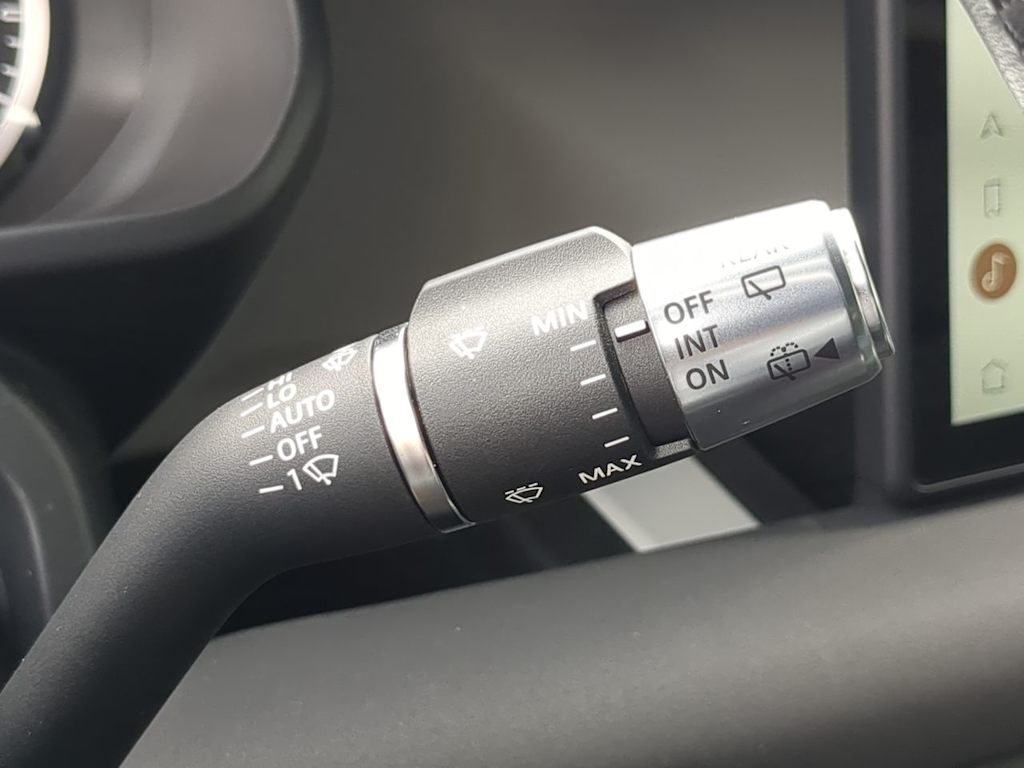 Thumbnail: 2022 Land Rover Defender - 16