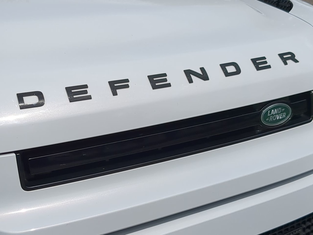 Thumbnail: 2022 Land Rover Defender - 25