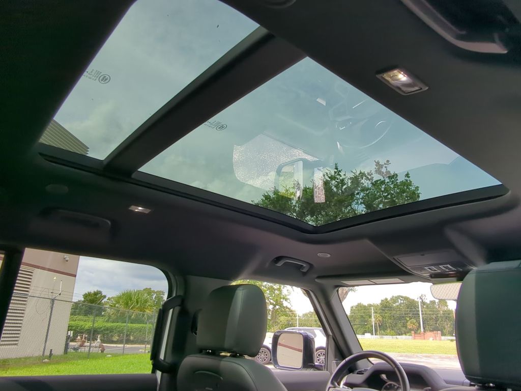 Thumbnail: 2022 Land Rover Defender - 30