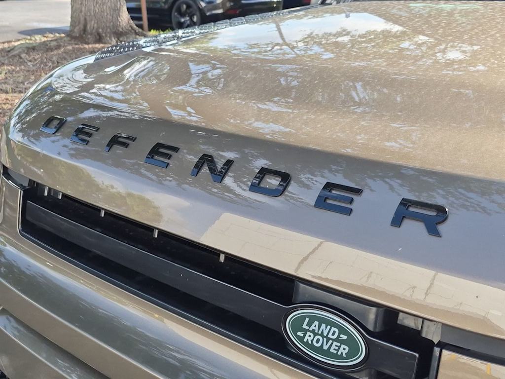 Thumbnail: 2023 Land Rover Defender - 23
