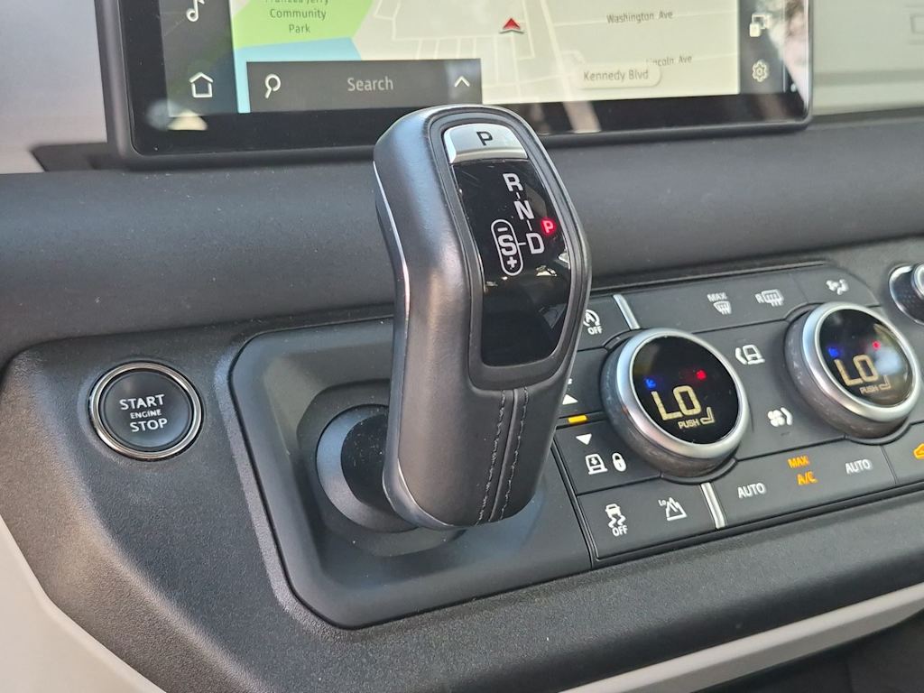 Thumbnail: 2023 Land Rover Defender - 33