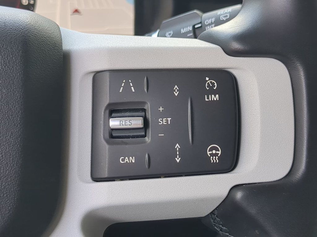 Thumbnail: 2025 Land Rover Defender - 30