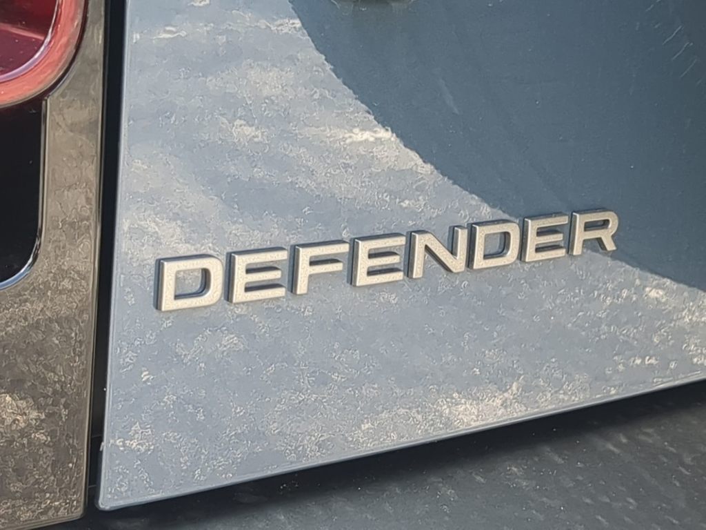 Thumbnail: 2025 Land Rover Defender - 5