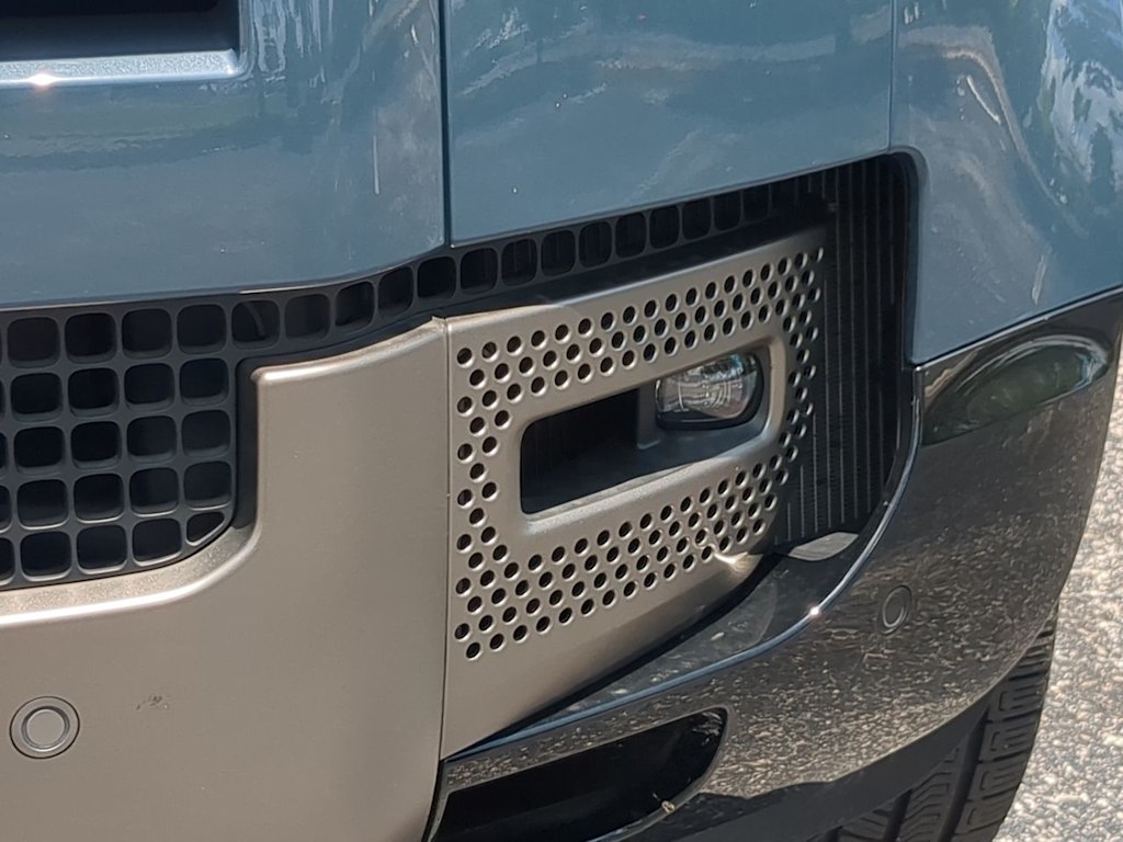Thumbnail: 2025 Land Rover Defender - 26