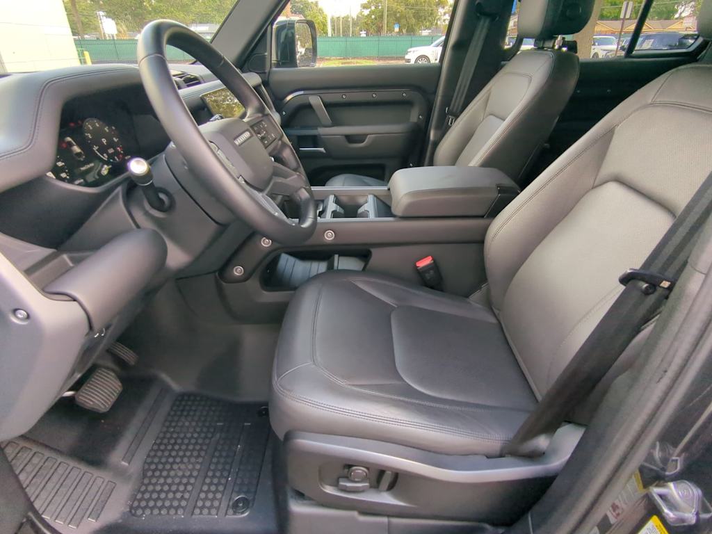 Thumbnail: 2026 Land Rover Defender - 10