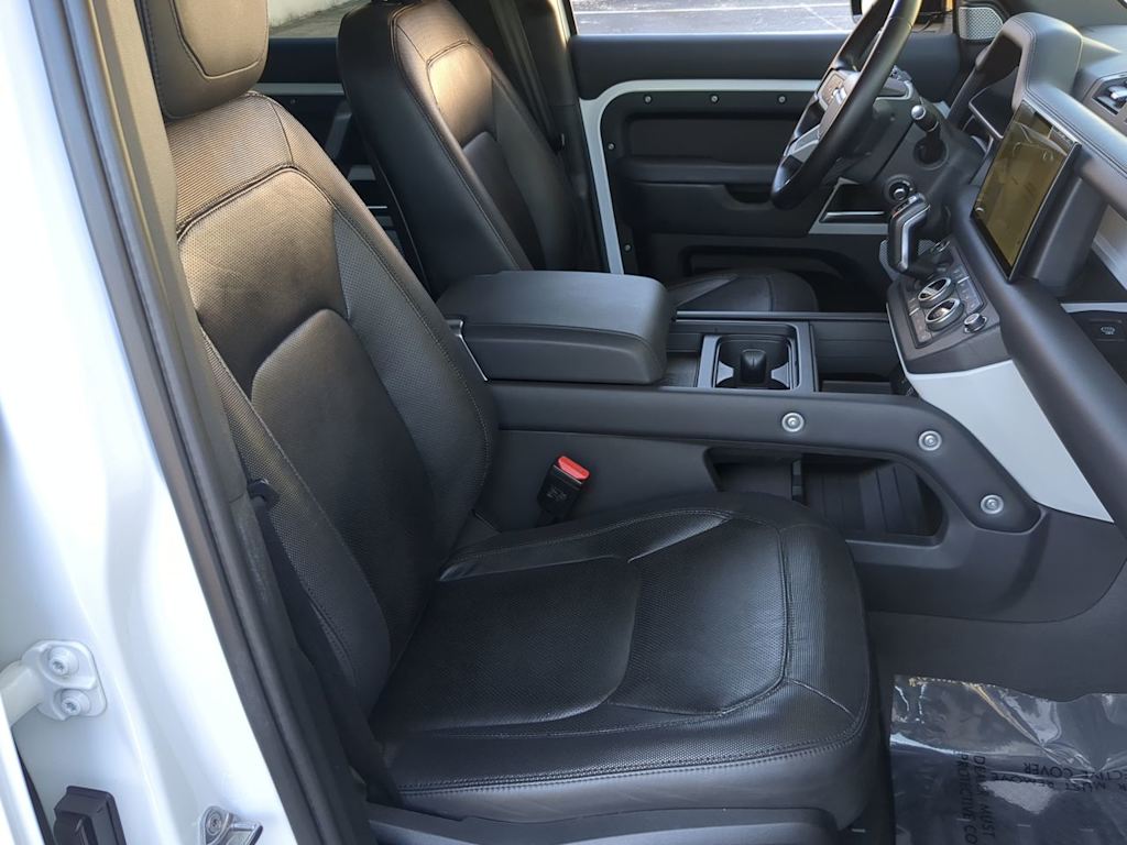 Thumbnail: 2024 Land Rover Defender - 9