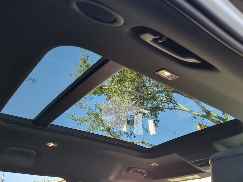 Thumbnail: 2024 Land Rover Defender - 26