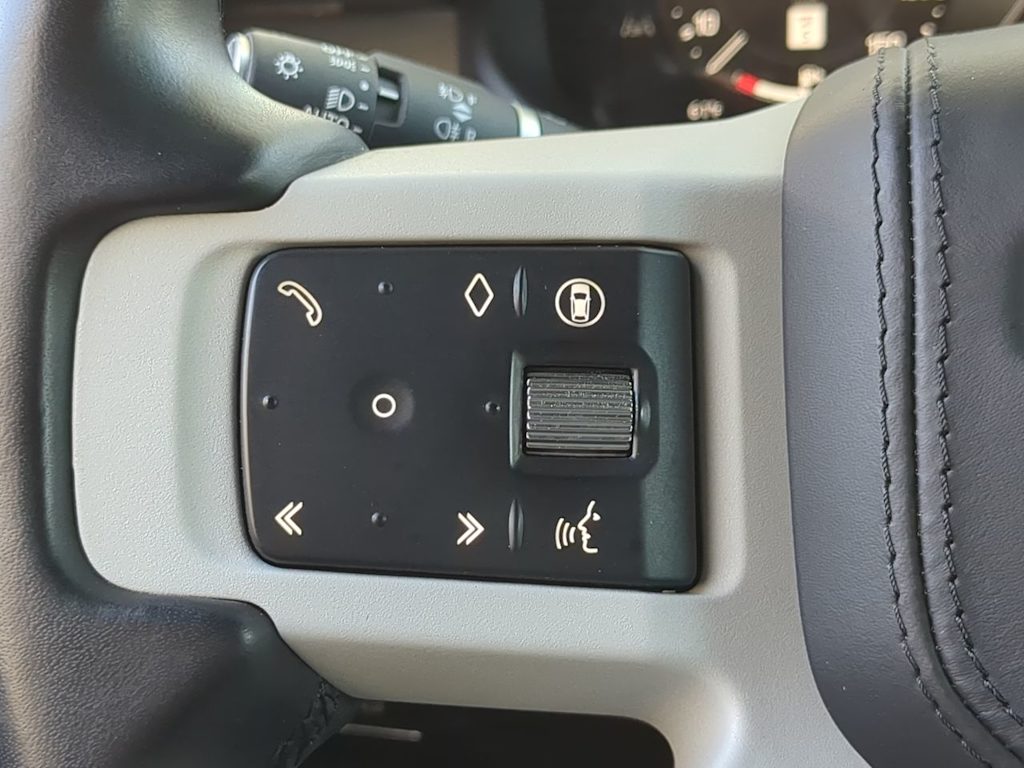 Thumbnail: 2024 Land Rover Defender - 27