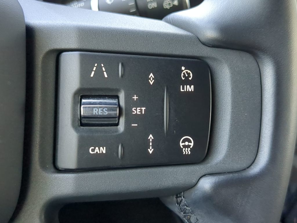 2024 Land Rover Defender 130 33