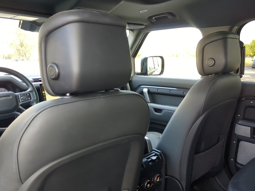 2024 Land Rover Defender 130 11