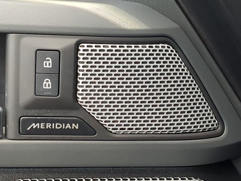 2024 Land Rover Defender 130 37