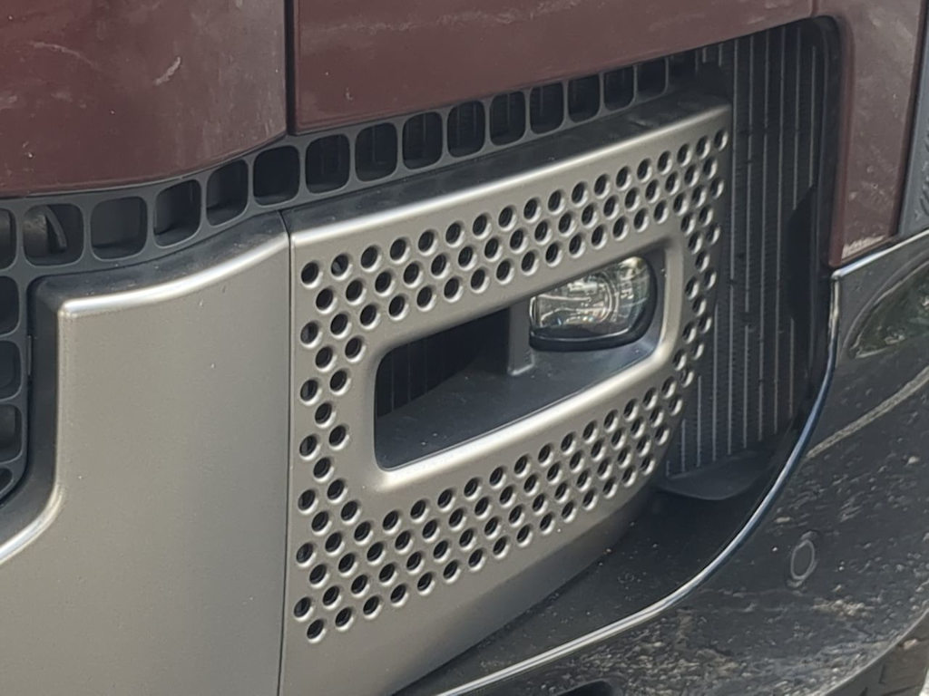 Thumbnail: 2025 Land Rover Defender - 5
