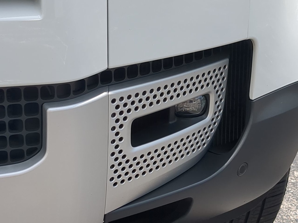 Thumbnail: 2025 Land Rover Defender - 6