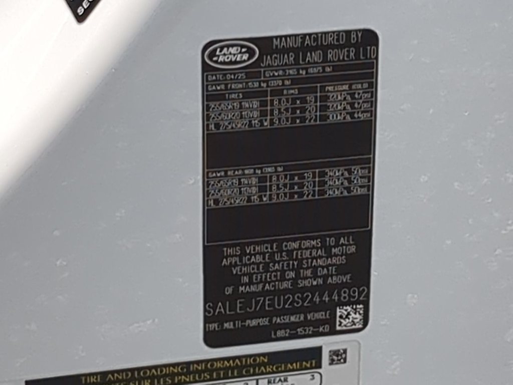 Thumbnail: 2025 Land Rover Defender - 18