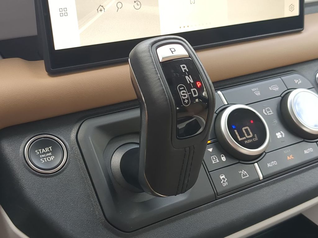 Thumbnail: 2025 Land Rover Defender - 13