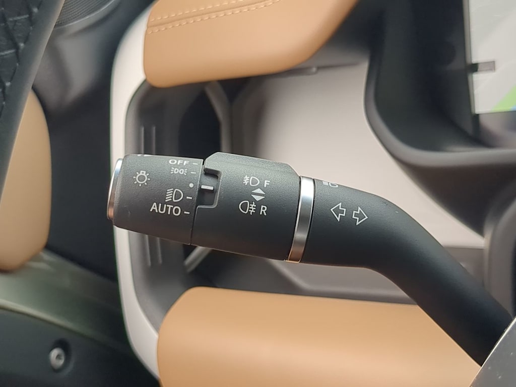 Thumbnail: 2025 Land Rover Defender - 15