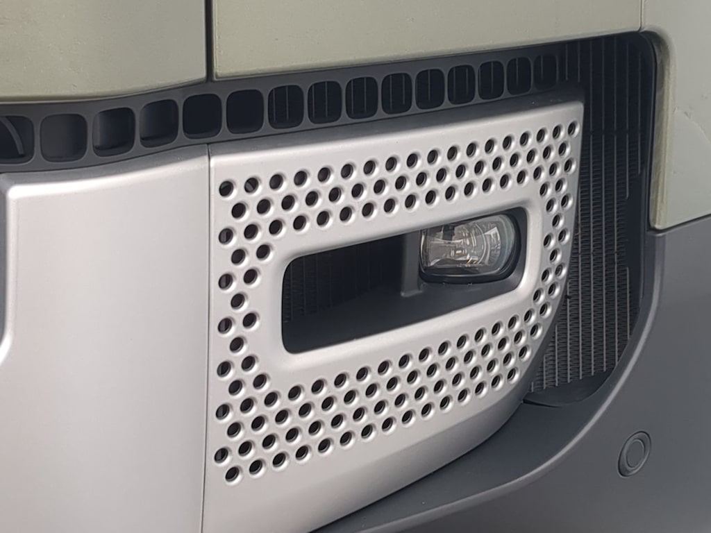 Thumbnail: 2025 Land Rover Defender - 5