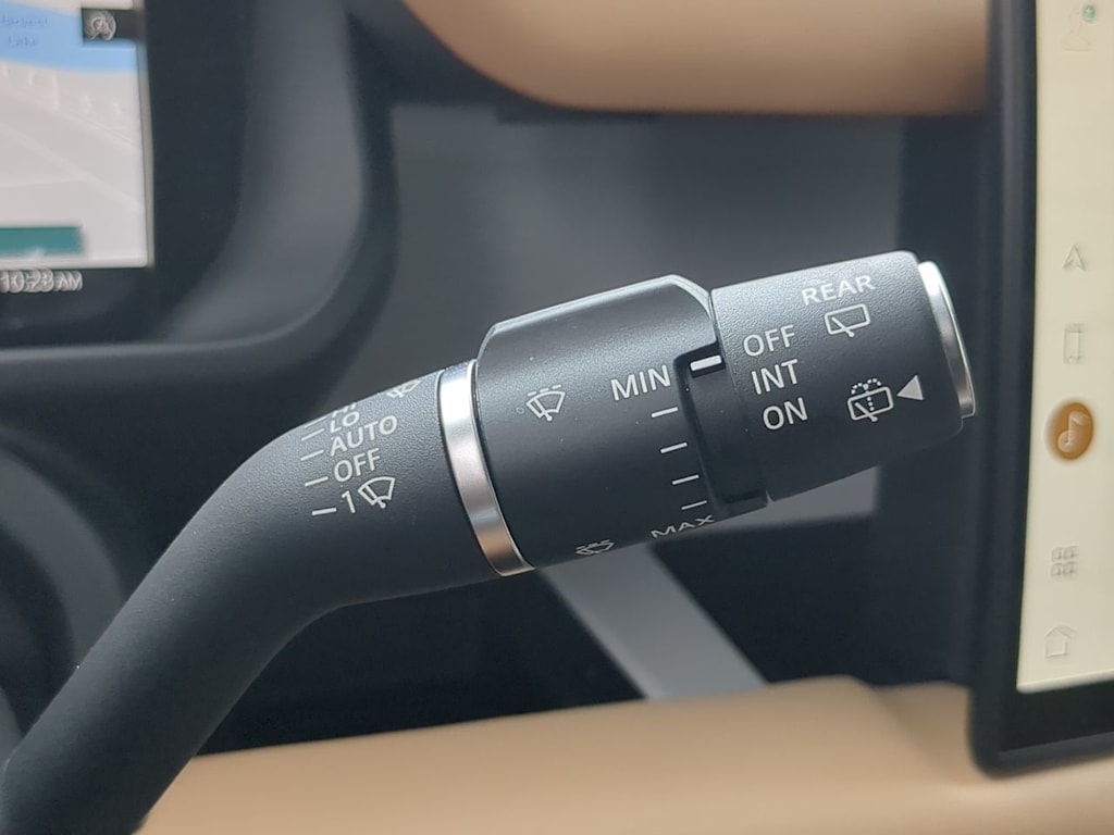 Thumbnail: 2025 Land Rover Defender - 34