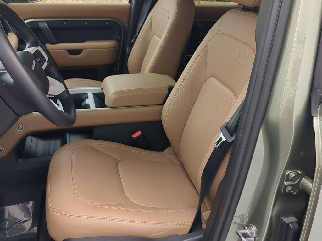 Thumbnail: 2025 Land Rover Defender - 9