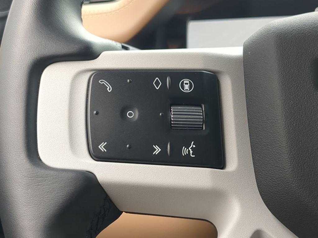 Thumbnail: 2025 Land Rover Defender - 32