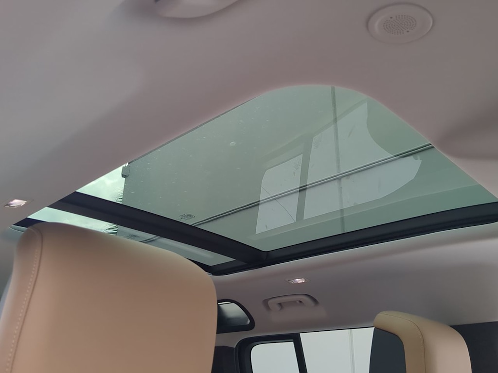 Thumbnail: 2025 Land Rover Defender - 29