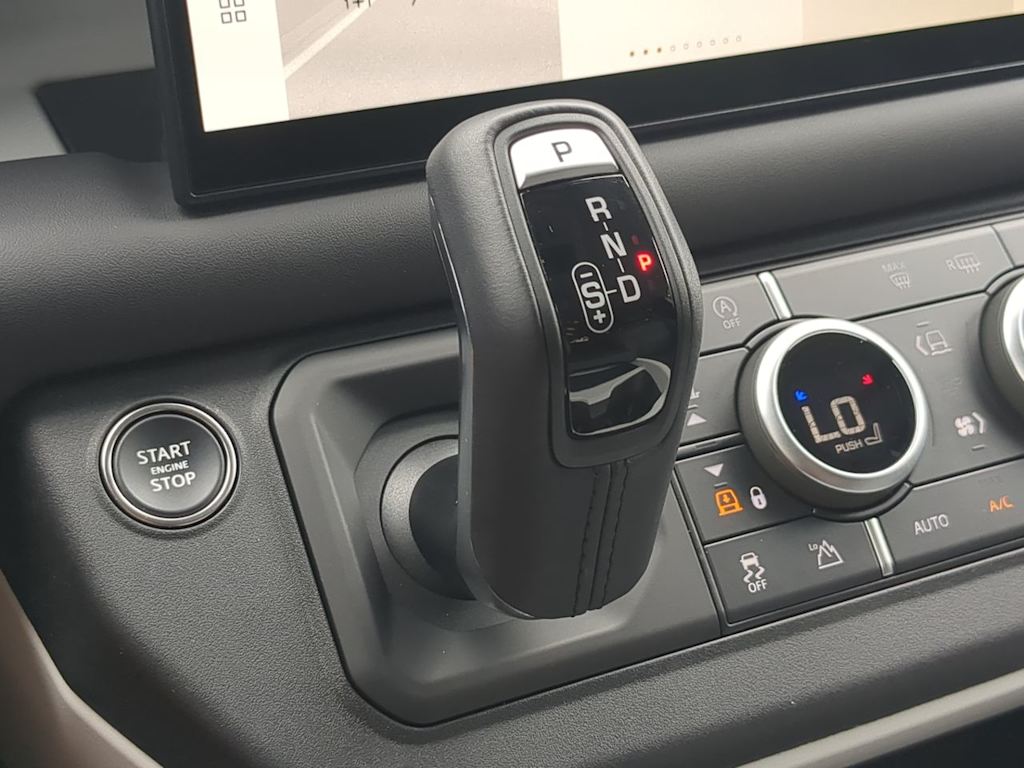 Thumbnail: 2025 Land Rover Defender - 38