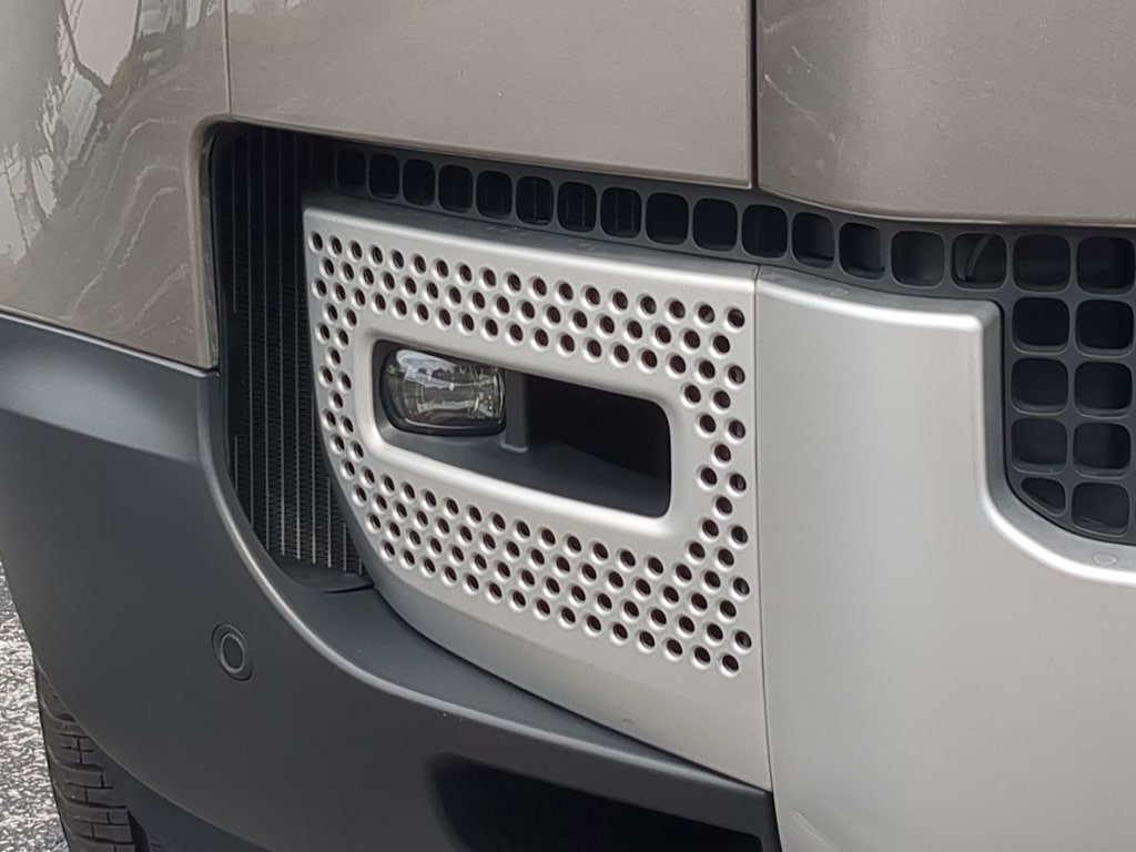 Thumbnail: 2025 Land Rover Defender - 5