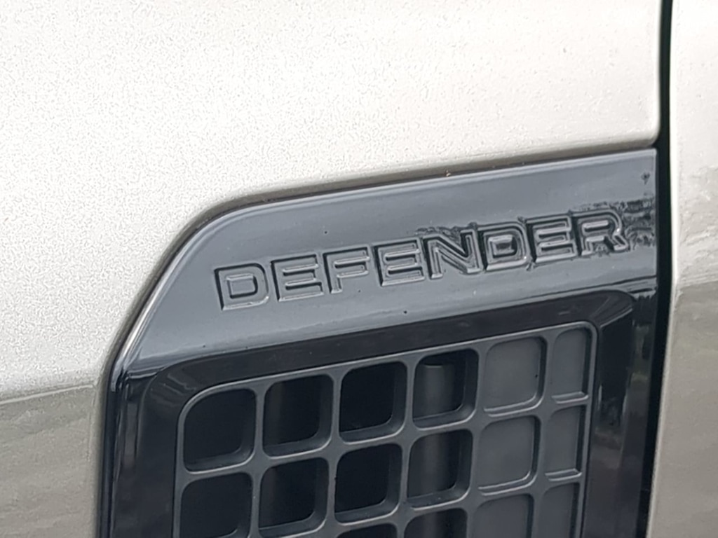 Thumbnail: 2025 Land Rover Defender - 25