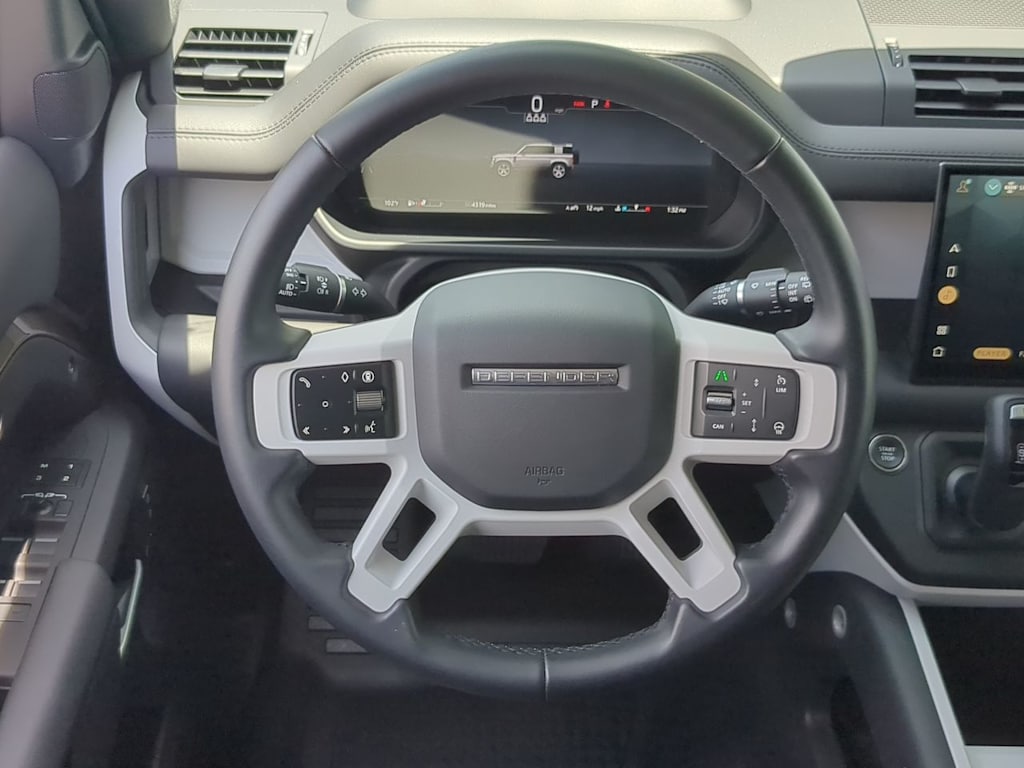 Thumbnail: 2025 Land Rover Defender - 12