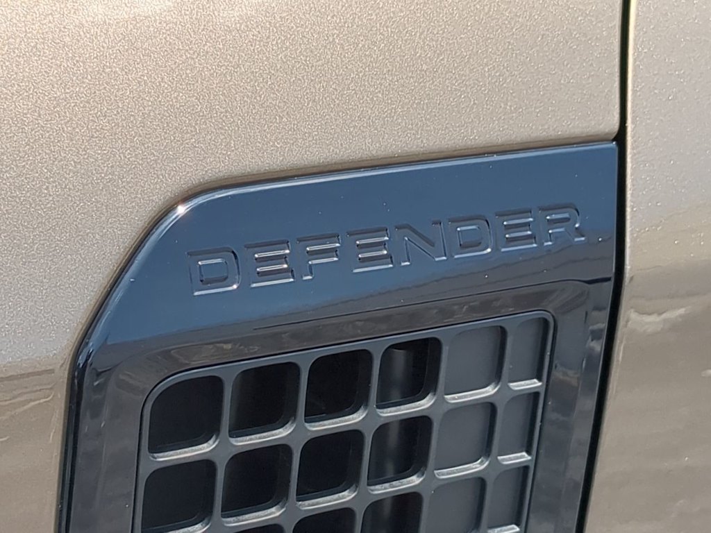 Thumbnail: 2025 Land Rover Defender - 6
