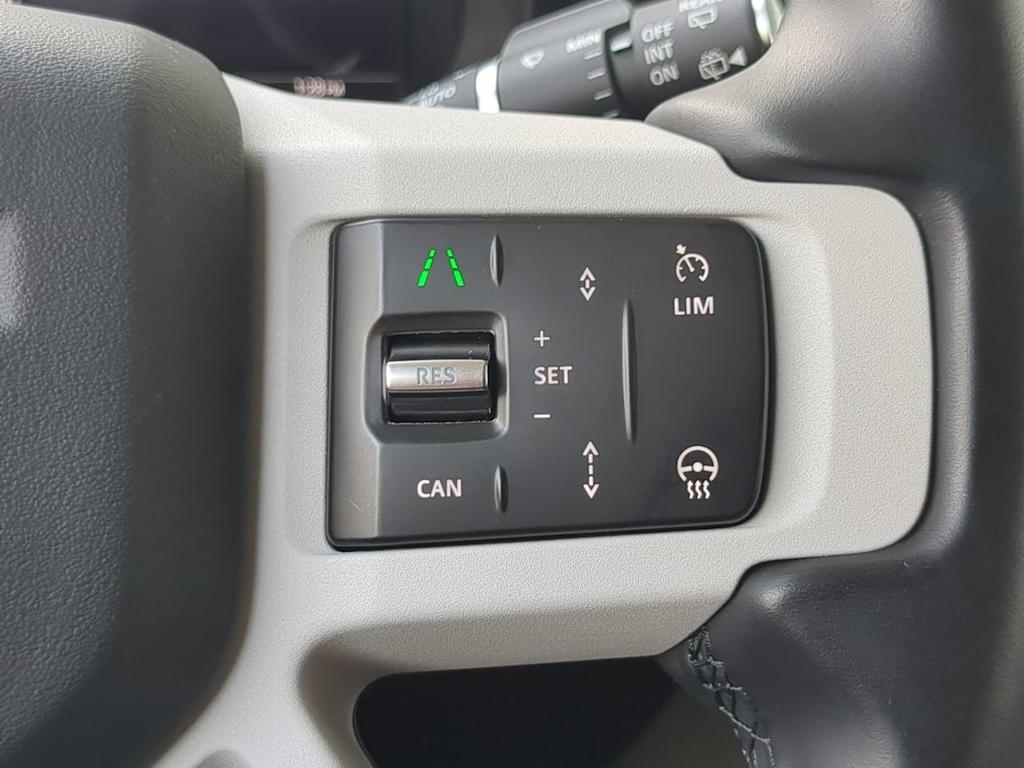 Thumbnail: 2025 Land Rover Defender - 30