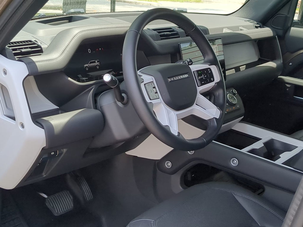 Thumbnail: 2025 Land Rover Defender - 2