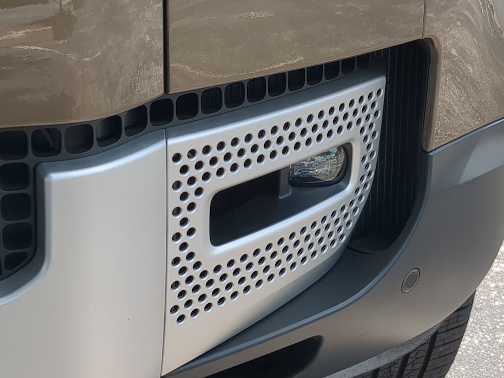 Thumbnail: 2025 Land Rover Defender - 5