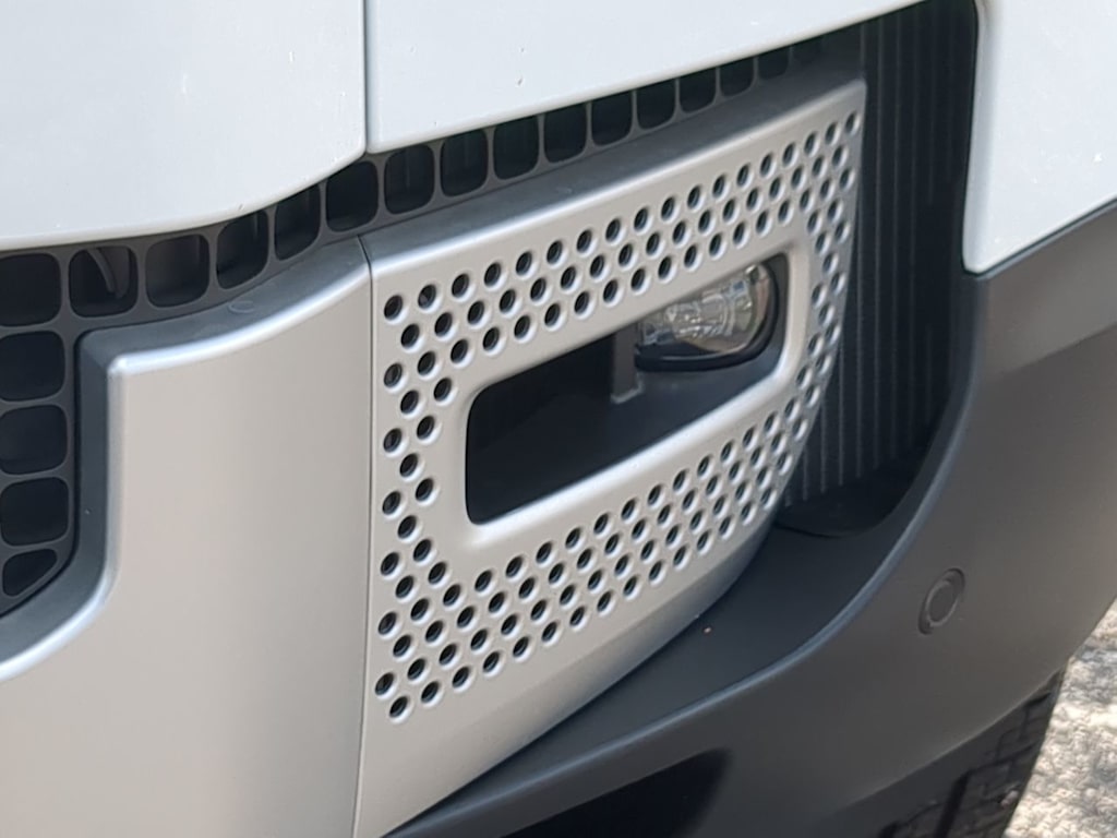 Thumbnail: 2025 Land Rover Defender - 5