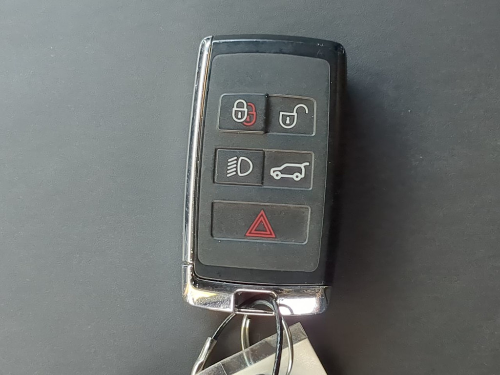 Thumbnail: 2025 Land Rover Defender - 37